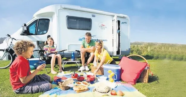 Tatilciler otel yerine karavan ve çadıra akın ediyor!
