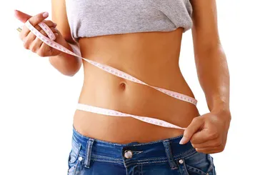 Kilo vermek isteyenler buraya toplansın! Sabahları aç karnına bunu yapın yağlarınız eritin! Her derde deva