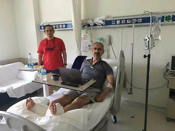denizlide-termalde-inceleme-yapan-prof-dr-halil-kumsar-82-derecedeki-suya-dustu-1589728774498.jpeg Denizli'de termalde inceleme yapan Prof. Dr. Halil Kumsar 82 derecedeki suya düştü!-2