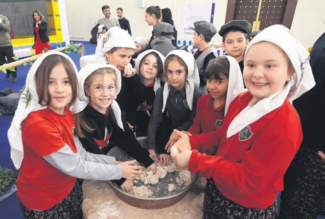 Külliye’de Ramazana yoğun katılım var