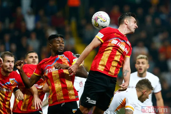 Galatasaray'da Okan Buruk Kayseri mağlubiyeti sonrası ateş püskürdü: Hakemlerle ve VAR ile uğraşmaktan yorulduk - 20