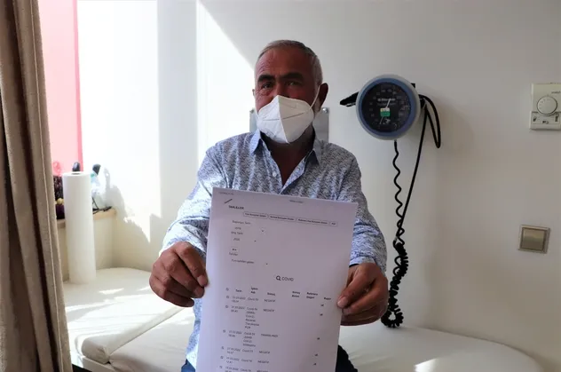 Doktorlar bile şaşkına döndü! 98 kez test 7 kez aşı! Koronavirüs korkusu...