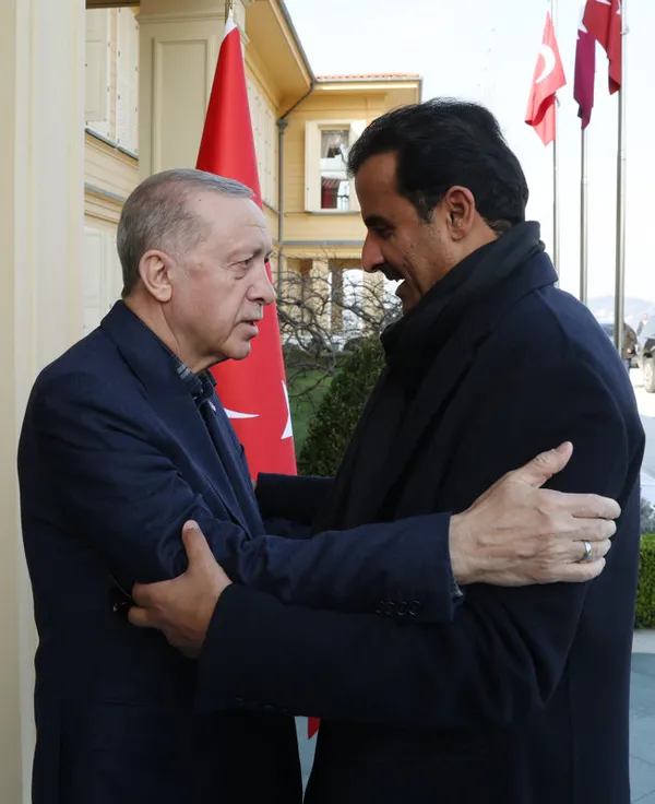 Katar'dan deprem ziyareti! Başkan Erdoğan İstanbul'da Katar Emiri Al Sani ile bir araya geldi | Liderlerden 'geçmiş olsun' telefonu-2