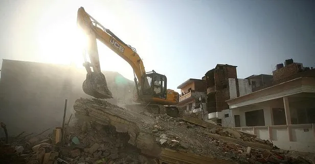 Hindistan'da İslam düşmanlığı: Hazreti Muhammed'e hakareti protesto eden bazı Müslümanların evleri yıkıldı!