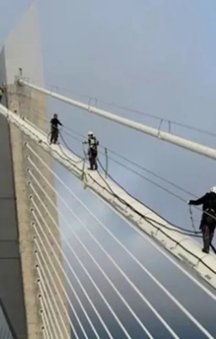 322 metrede nefes kesen çalışma! Yavuz Sultan Selim Köprüsü'nün halatlarında bakım-onarım çalışması