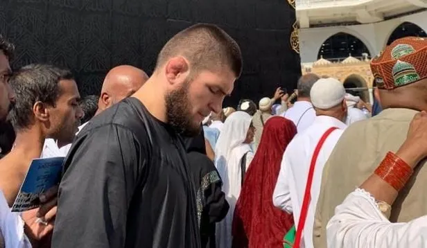 Şampiyon Khabib Nurmagomedov Kabe'de-2