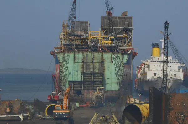 son-dakika-ekonomiye-450-milyon-dolarlik-katki-108-hurda-gemi-satildi-1615967507343.jpg SON DAKİKA: Ekonomiye 450 milyon dolarlık katkı! 108 hurda gemi satıldı-5