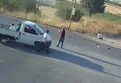 Motosiklet ve otomobilin çarpıştığı kaza anı güvenlik kamerasında