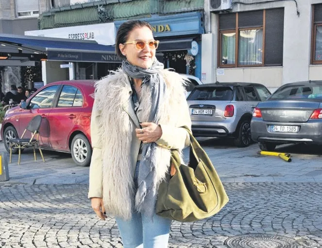 Cilt bakımı yapıyorum konuşamam