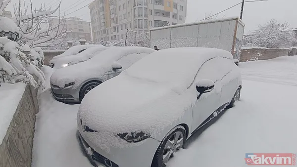 DOĞU ANADOLU'DA KAR ALARMI: BİNLERCE YERLEŞİM YERİNE ULAŞIM SAĞLANAMIYOR Doğu Anadolu Bölgesi'nde etkili olan yoğun kar yağışı ve tipi, birçok ilde hayatı...