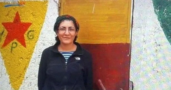 eski-chp-milletvekili-atilla-kartin-gazeteci-diye-tweet-attigi-nagihan-akarselin-pkk-elebaslari-duran-kalkan-v-1666164057472.jpeg Eski CHP Milletvekili Atilla Kart'ın 'gazeteci' diye tweet attığı Nagihan Akarsel'in PKK elebaşları Duran Kalkan ve Osman Öcalan'dan eğitim aldığı ortaya çıktı-5