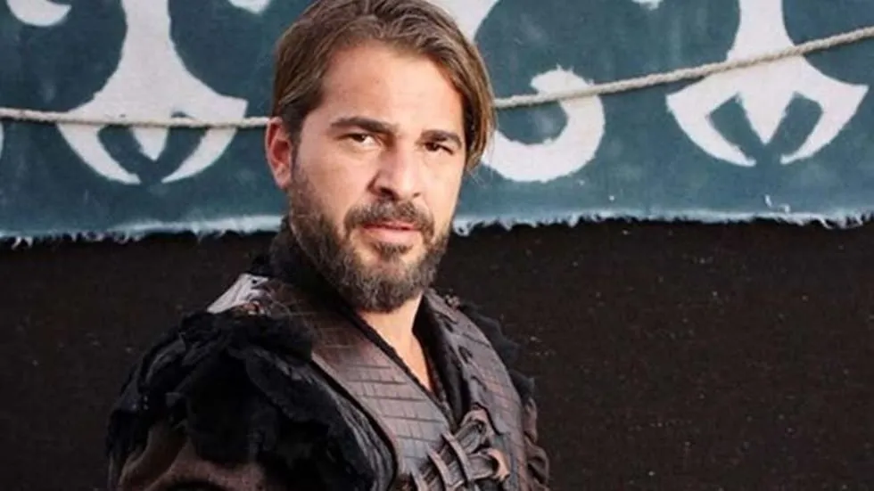 Engin Altan Düzyatan Diriliş Ertuğrul'dan ayrılıyor!