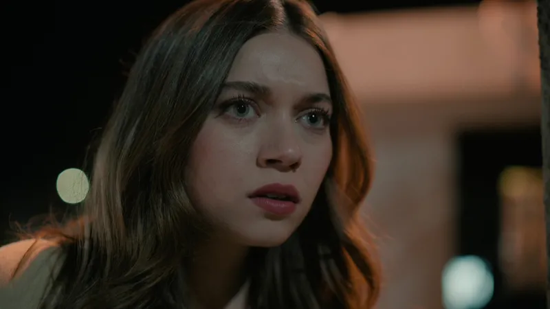 atvnin-abi-dizisi-25-ulkede-zirvede-kenan-imirzalioglu-ve-afra-saracoglu-firtinasi-1776490897147.jpg ATV'nin A.B.İ. dizisi 25 ülkede zirvede! Kenan İmirzalıoğlu ve Afra Saraçoğlu fırtınası-4