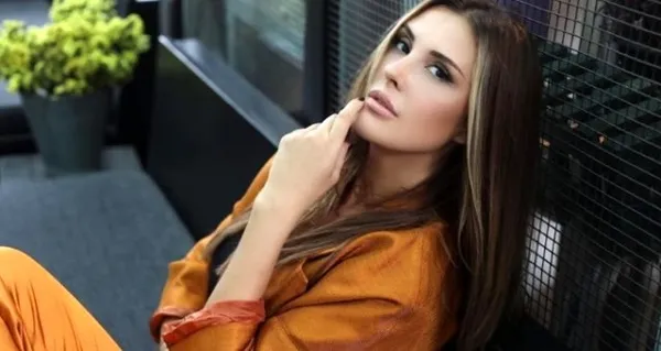 ebru-destan-kimdir-kac-yasinda-nereli-doya-doya-moda-jurisi-ebru-destan-kimdir-1609766739700.jpg Ebru Destan kimdir, kaç yaşında, nereli? Doya Doya Moda jürisi Ebru Destan kimdir?-3