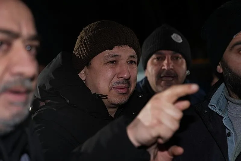 Eşi Sezer Gürel haberi alınca gözyaşlarına boğuldu. (AA)