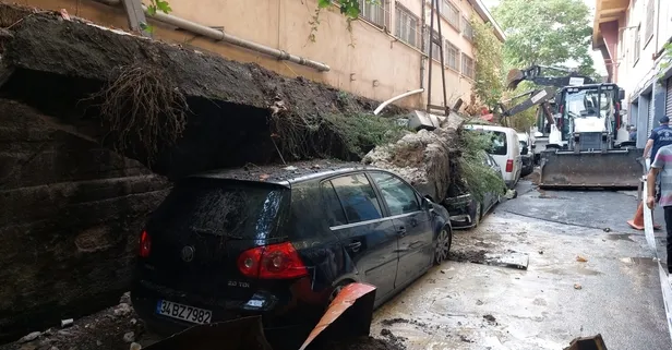 Son dakika: Zeytinburnu'nda bir sanayi sitesinin istinat duvarı çöktü! 4 araç kullanılamaz hale geldi
