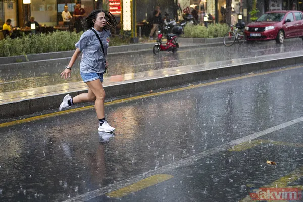 Bölgelerimizde Hava Marmara Parçalı Ve Çok Bulutlu, Bölgenin Doğusu İle Kırklareli'nin Kıyı Kesimlerinin Aralıklı Sağanak Ve Gök Gürültülü Sağanak Yağışlı...