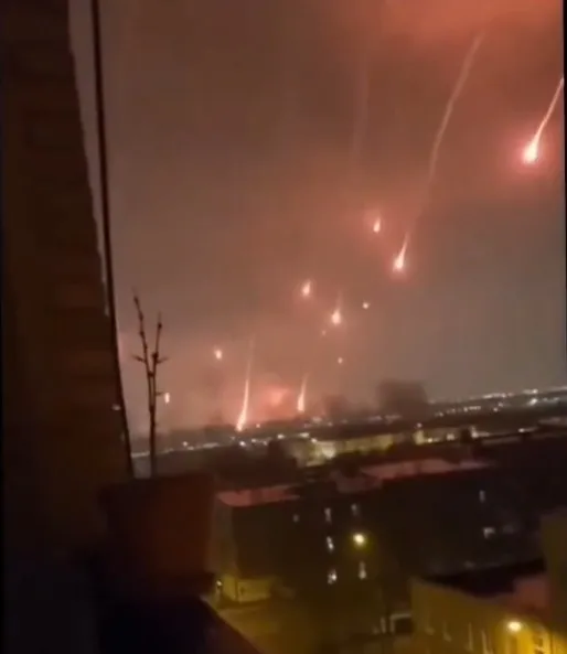 Demir Kubbe delindi: İran füzeleri Tel Aviv’i vurdu-3