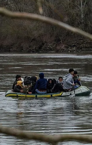 Yunanistan'dan göçmenlere işkence gibi muamele! Miçotakis’in foyası ortaya çıktı