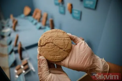 İstanbul Arkeoloji Müzesi’nde sergilenen Babil’den kalma 3 bin 700 yıllık tablet geometri tarihini değiştirecek