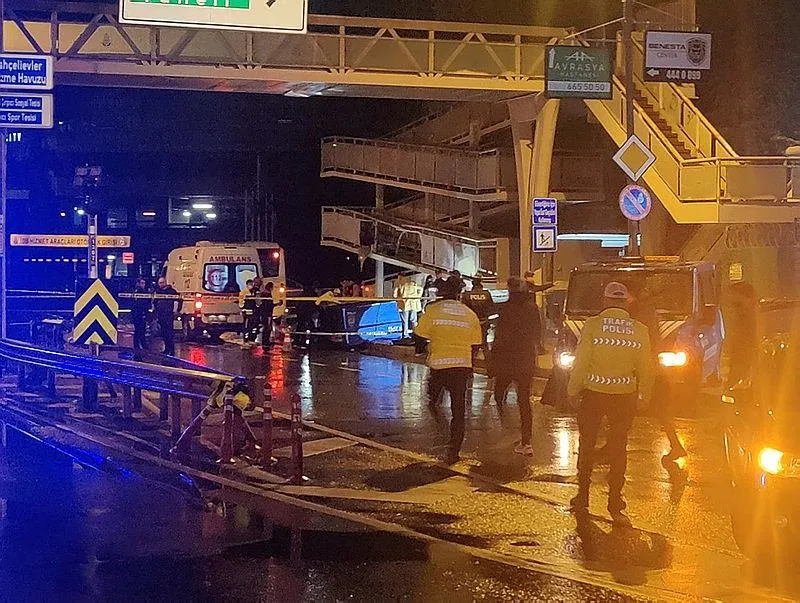 Bakırköy'de polisin şehit olduğu İETT kazası (AA)
