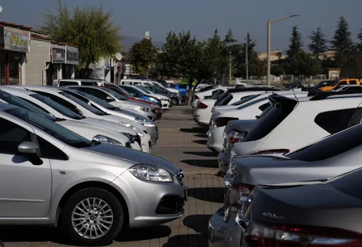 vatandas-frene-sert-basmisti-arac-satislari-durmustu-simdi-ise-sahibinden-2el-o-otomobiller-kapis-kapis-gidiyor-1609325558374.jpg Kapış kapış satılıyor sahibinden 2.el o otomobillere büyük ilgi var! Vatandaş frene sert basmıştı, araç satışları durmuştu!-2