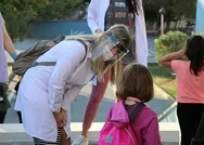 Son dakika: Yüz yüze eğitim anasınıfı ve ilkokul 1inci sınıflarda başladı