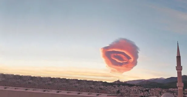 Bursa’da görülen mercek bulut, dış basında büyük şaşkınlık yarattı: UFO mu?