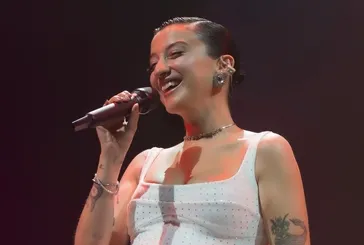 Melike Şahin’den doğum öncesi imaj değişikliği! Saçlarını kısacık kestirdi