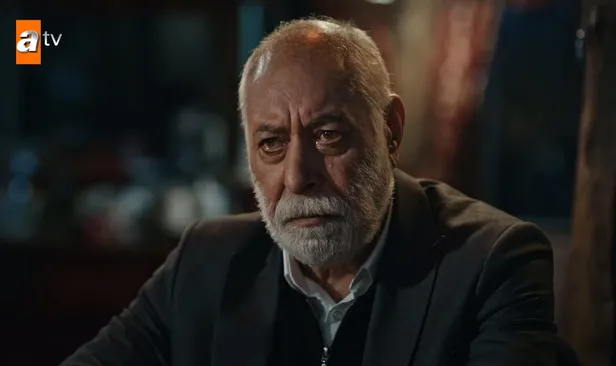 kimsesiz-dogan-postayi-koydu-subos-hamdinin-zoruna-gitti-edhoda-tozu-dumana-katiyor-zaza-dayi-ile-abuzer-1611767661161.jpg Kimsesiz Doğan postayı koydu suboş Hamdi'nin zoruna gitti! EDHO'da tozu dumana katıyor! Zaza Dayı ile Abuzer...-7