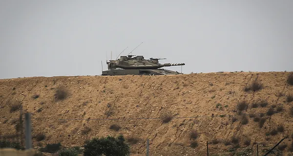 isglci-israildengazze-icin-savasan-izzeddin-el-kassam-tugaylarina-ait-bolgeyi-tank-atisiyla-vurdu-1610550784054.jpg İşgâlci İsrail'den Gazze için savaşan İzzeddin el-Kassam Tugaylarına ait bölgeyi tank atışıyla vurdu-4