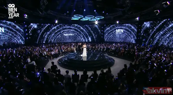 GQ Men of the Year 2025 gecesinde yıldız yağmuru! Ünlüler ödülleriyle sahnede parladı - 1