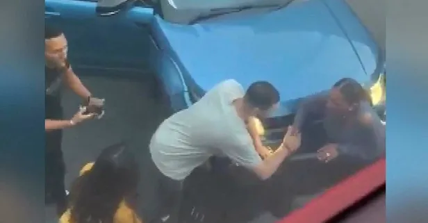 Londra'da dehşete düşüren anlar... Bir kadın, iki aracın arasına sıkıştı