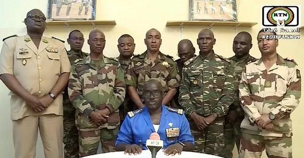 Nijer'de asker yönetime el koydu! Dışişleri Bakanı Massaoudou'dan darbeye karşı direniş çağrısı