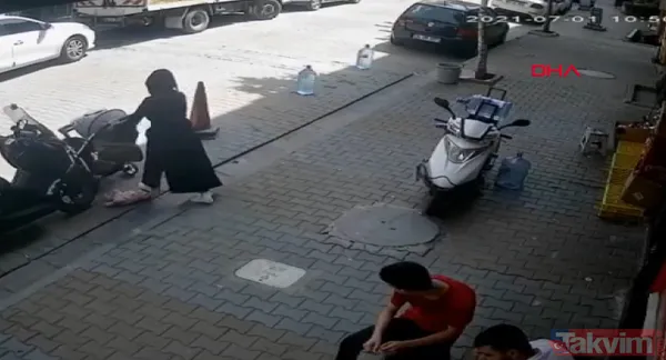 Dalgın anne bebek arabasındaki çocuğunu düşürdü üzerinden geçti - 7