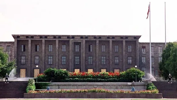 Son dakika: AK Parti, Ceza ve Güvenlik Tedbirlerine ilişkin teklifi TBMM Başkanlığı'na sundu-1