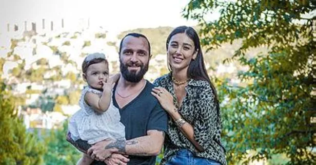 Kızları Zeynep Mira’ya kavuşan Berkay - Özlem Ada Şahin çiftinin mutlu aile tablosu büyük beğeni topladı