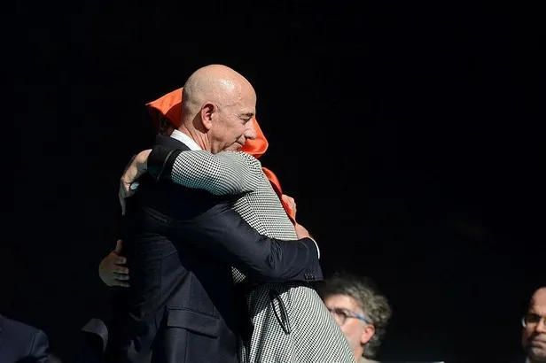 Amazon'un CEO'su Jeff Bezos Cemal Kaşıkçı'yı anma töreni için İstanbul'a geldi-3