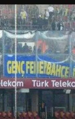 F.Bahçeli taraftarlardan alkış toplayan hareket