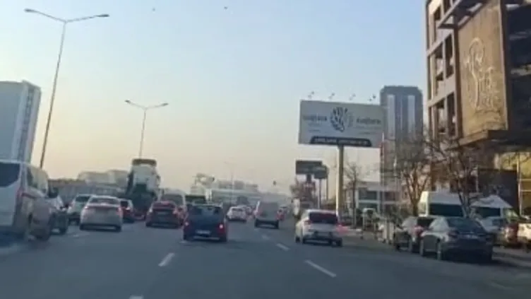 Ankara’da zincirleme trafik kazası kamerada!