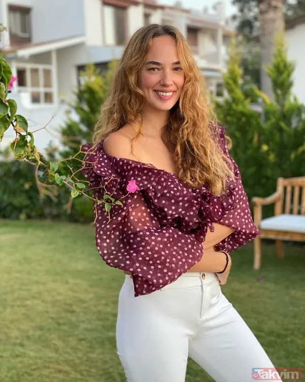 Seda Bakan’dan bikini şov! İmaj tazeleyen oyuncu tatil pozuyla sosyal medyayı salladı gören dönüp bir daha baktı - 5