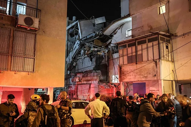 İSRAİL'DE SİRENLER ÇALDI-1