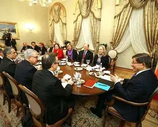 Davutoğlu, ABD Senato heyetini kabul etti