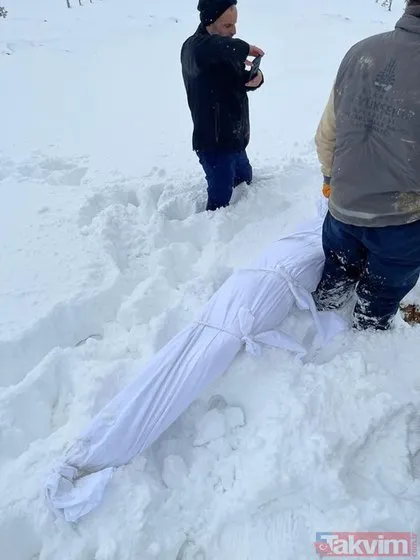 İstanbul kar esareti yaşarken cenaze hikayesi! Bir gece arabada tabutla kaldı üzerini kartla örttü