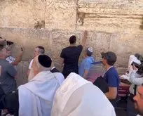 Enes Kanter Yahudilerle birlikte ağlama duvarında