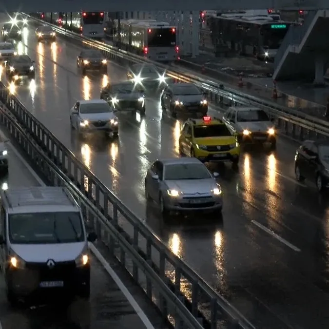İstanbul’da trafik kilitlendi