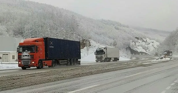 SON DAKİKA! Bursa - Ankara karayolunda ulaşıma kar engeli! İstanbul otoyoluna bağlanan noktada trafik kilit