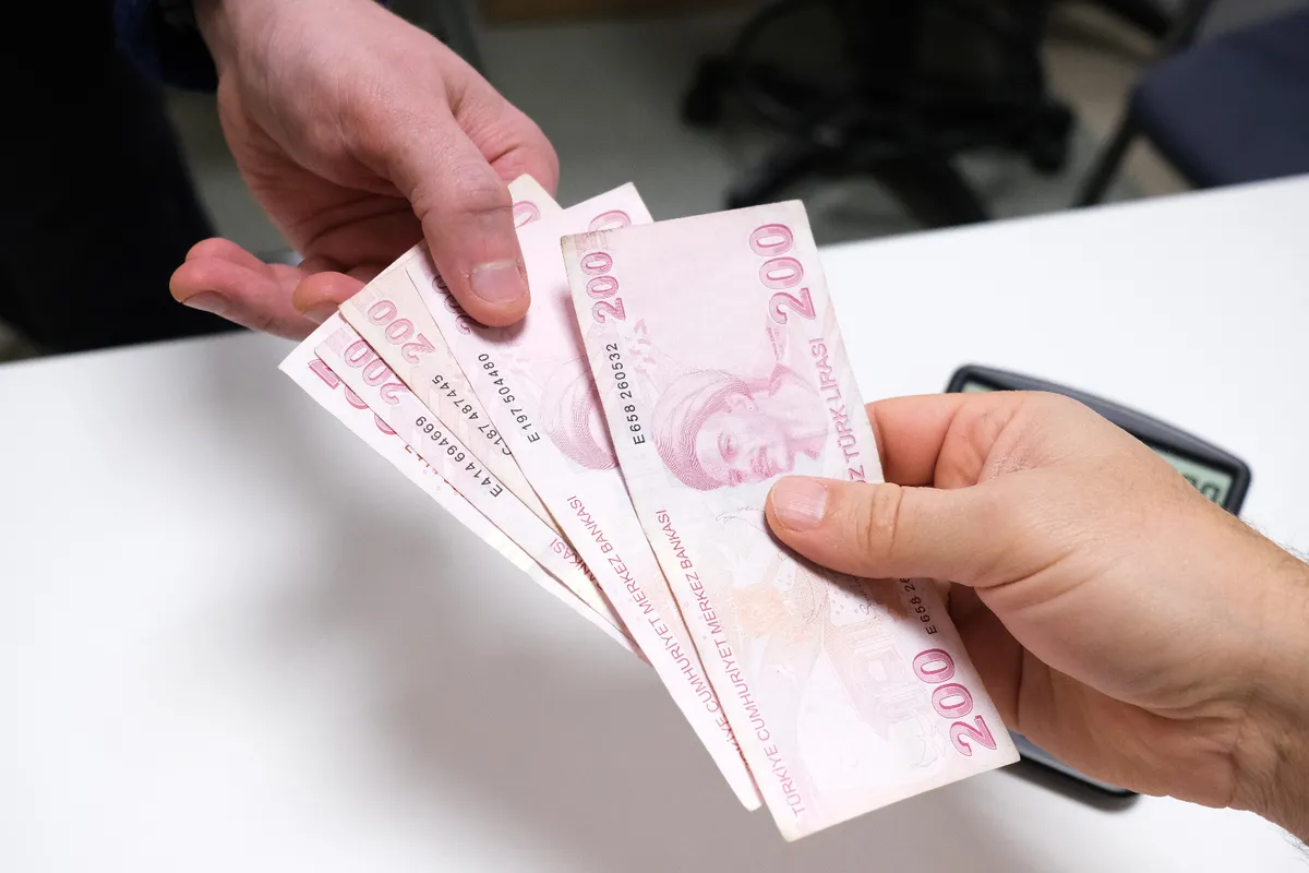 butcede-ayrilan-pay-zam-icin-ipucu-verdi-asgari-ucret-destegine-yuzde-337-artis-1792621846235.jpg Bütçede ayrılan pay zam için ipucu verdi! Asgari ücret desteğine yüzde 33,7 artış-4