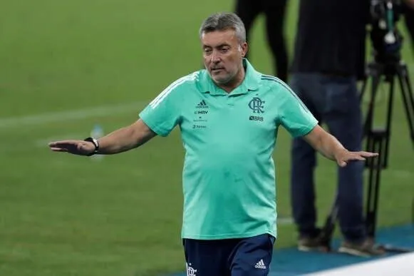 galatasarayin-hocasi-torrent-jorge-jesusun-yerini-doldurmak-icin-goreve-baslamisti-1654155575713.jpg Galatasaray'ın hocası Torrent, Jorge Jesus'un yerini doldurmak için göreve başlamıştı...-3