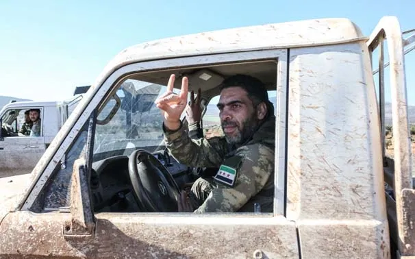 ÖSO güçleri sınırı geçti! Dikkat çeken fotoğraflar-3